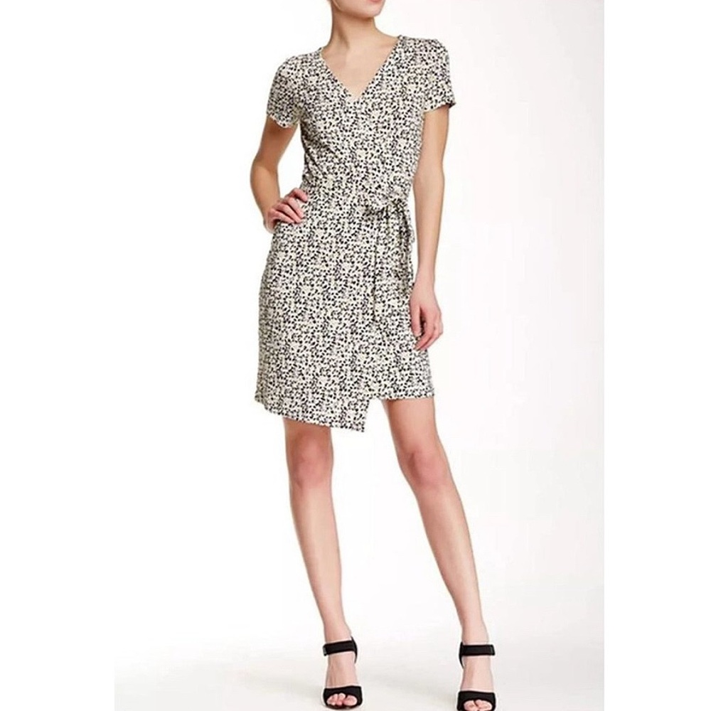 DVF NWOT New Julian Two Wrap Tiny Black Sea Daisies Print Dress - Picture 2 of 15